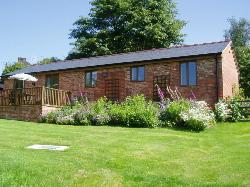 The Stables - Luxury Self Catering - Disabled Access -  on the edge of town close to Kennet and Avon Canal